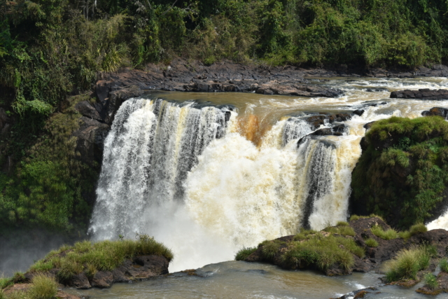Saltos de Monday